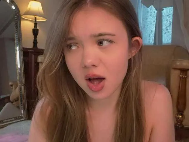 FoxyAlisa – webcam model profile photo Image 6