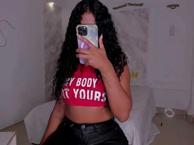 British_EmJess – webcam model profile photo Image 14