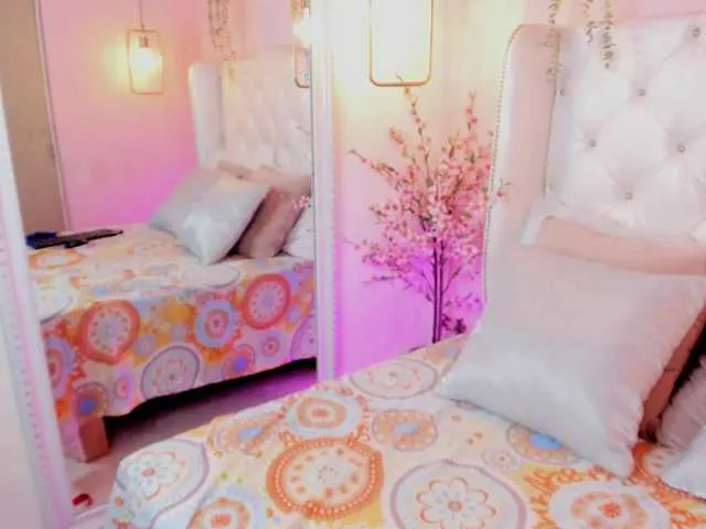 BlondeScarlettx – webcam model profile photo Image 2