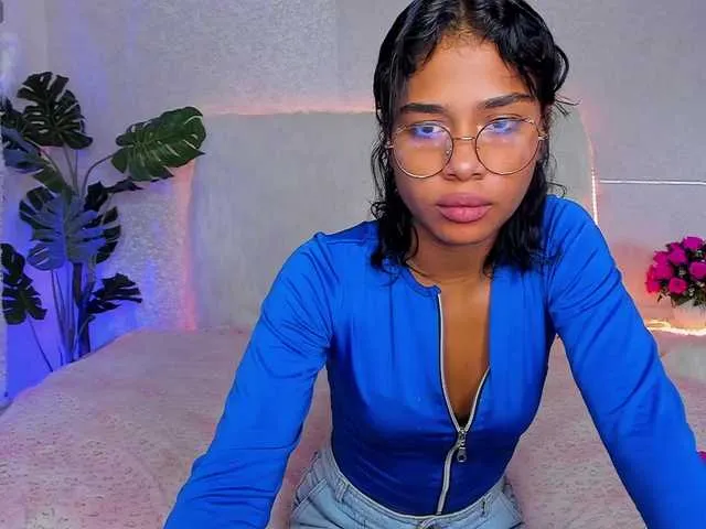 SusyBlair – webcam model profile photo Image 6