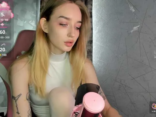 BlondeHott – webcam model profile photo Image 2