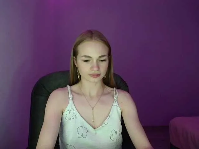 SashaVaughn – webcam model profile photo Image 9