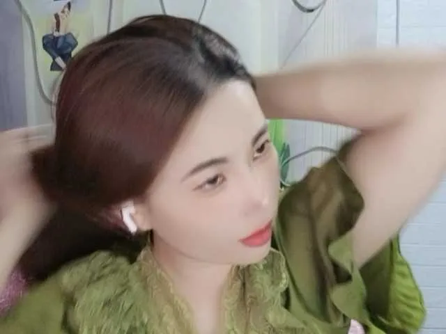 LizzieGreyX – webcam model profile photo Image 10