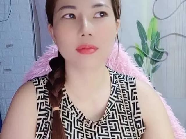 LizzieGreyX – webcam model profile photo Image 12