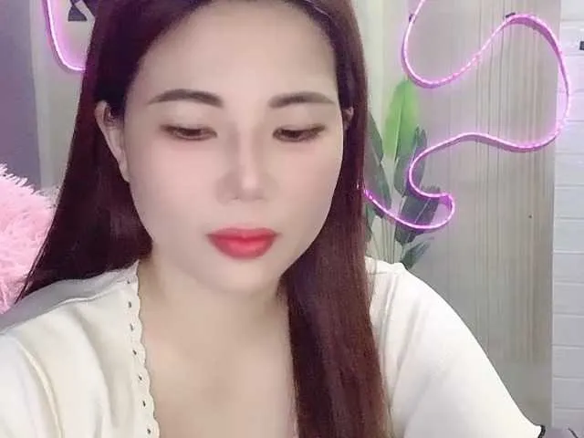 LizzieGreyX – webcam model profile photo Image 15