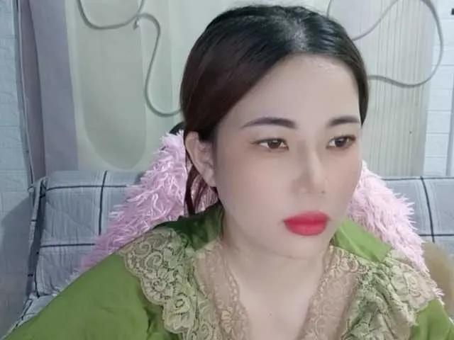 LizzieGreyX – webcam model profile photo Image 19