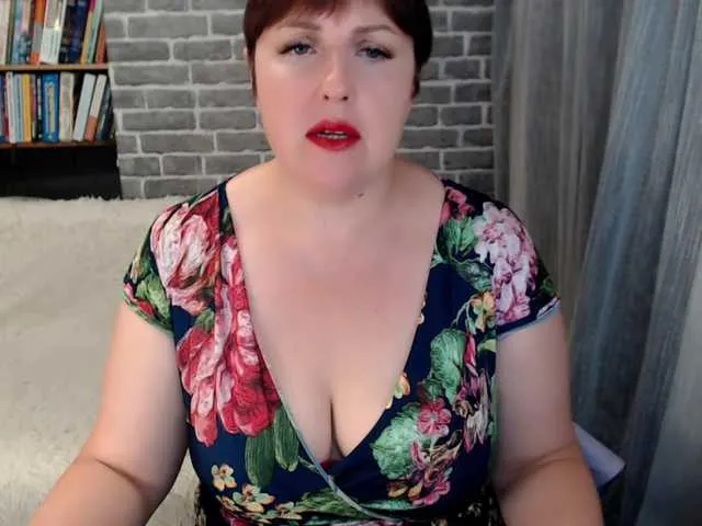GlamGran – webcam model profile photo Image 11