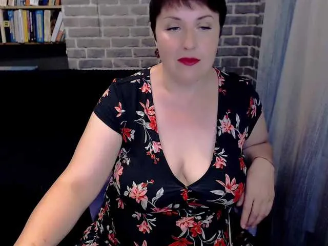 GlamGran – webcam model profile photo Image 2