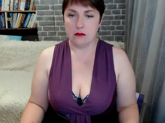 GlamGran – webcam model profile photo Image 5