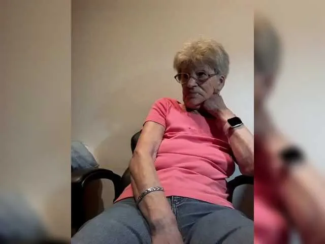 Silviyaa – webcam model profile photo Image 18