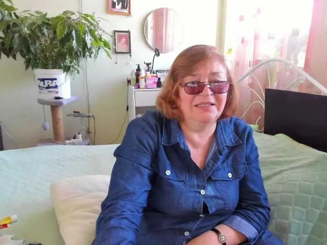 blondeangel_4u2 – webcam model profile photo Image 11