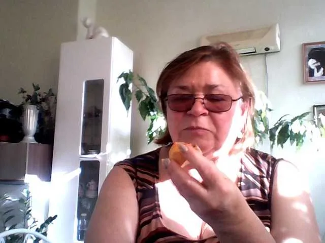 blondeangel_4u2 – webcam model profile photo Image 8