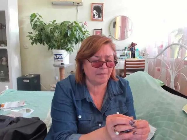 blondeangel_4u2 – webcam model profile photo Image 9