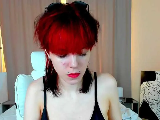 Vesia – webcam model profile photo Image 6