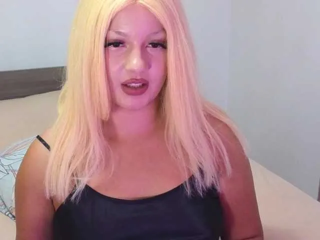 Pizdana – webcam model profile photo Image 9