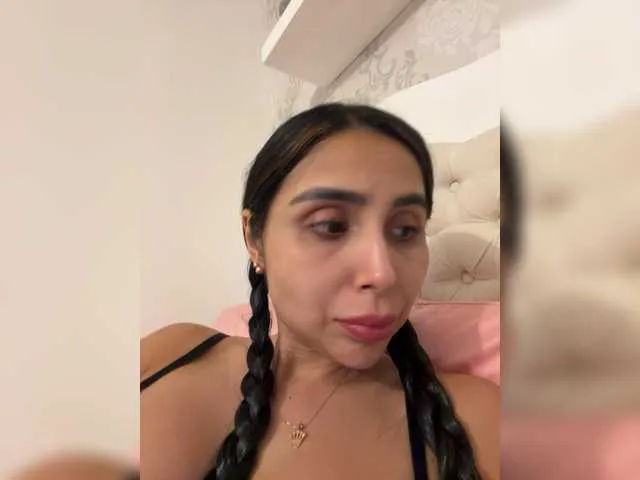EmilyLeah – webcam model profile photo Image 13