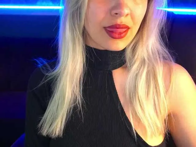 SusyBlair – webcam model profile photo Image 11