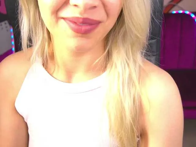 SusyBlair – webcam model profile photo Image 15