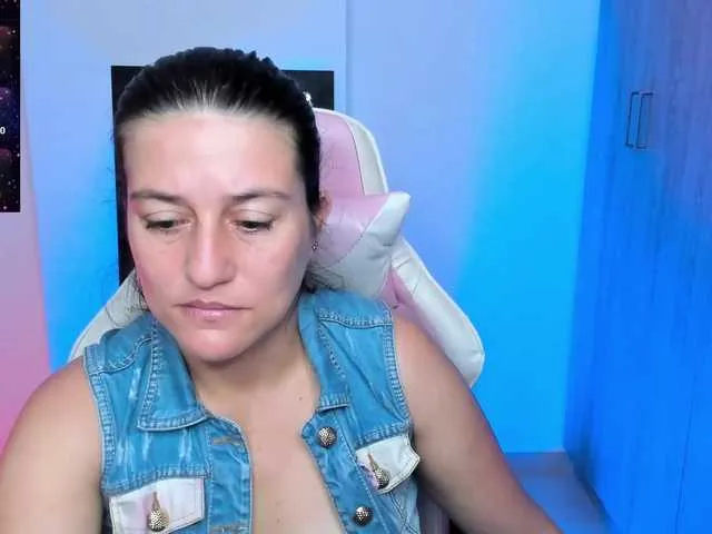 --LiMoNaDiK-- – webcam model profile photo Image 4