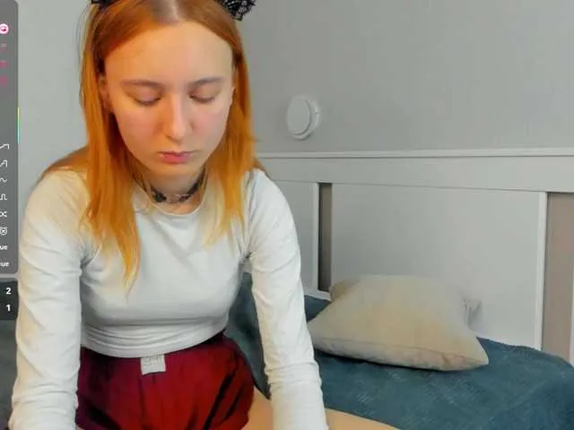 LoraDevine – webcam model profile photo Image 6