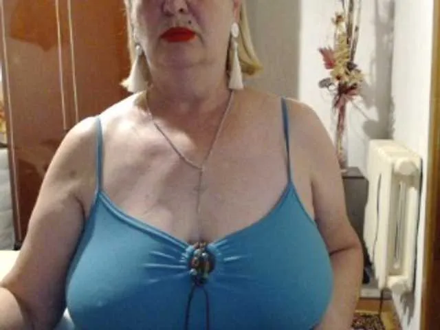 BlondeScarlettx – webcam model profile photo Image 18