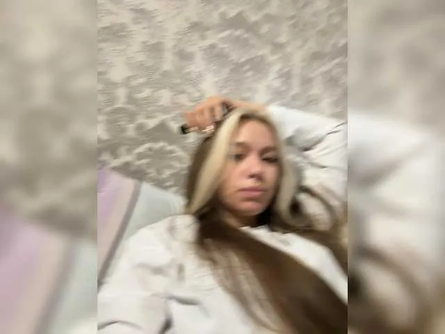 SusyBlair – webcam model profile photo Image 14