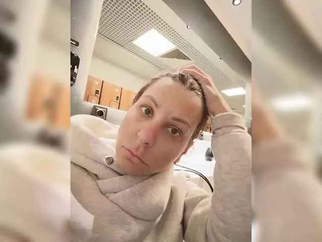 BigTitBlondeUK – webcam model profile photo Image 18