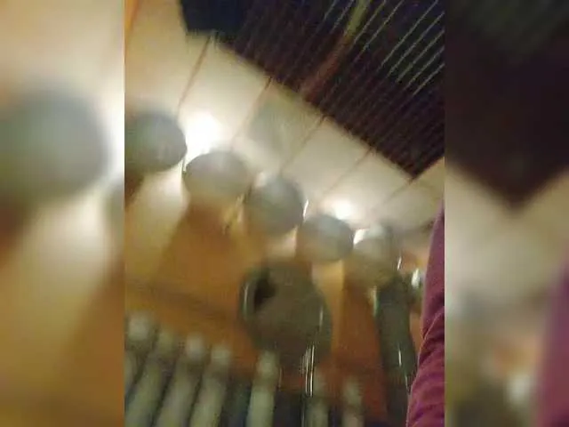 BigTitBlondeUK – webcam model profile photo Image 5