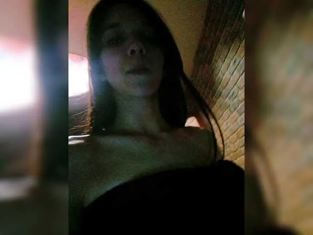 Kiss-Kissaa – webcam model profile photo Image 6
