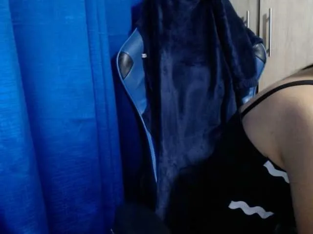 LiaMetz – webcam model profile photo Image 7