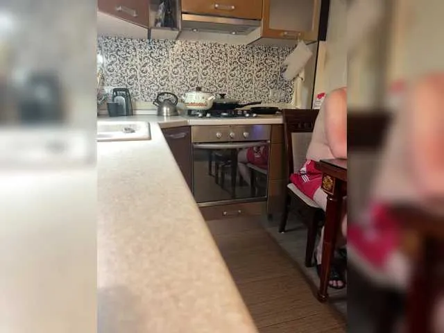 LoraDevine – webcam model profile photo Image 8