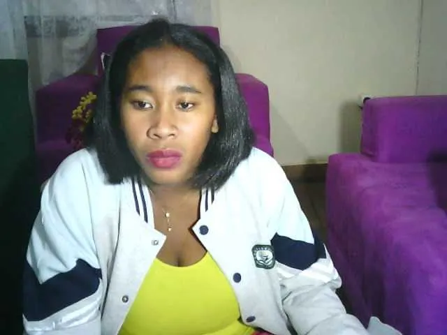 LorrySkye – webcam model profile photo Image 4