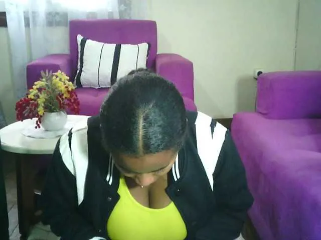 LorrySkye – webcam model profile photo Image 7