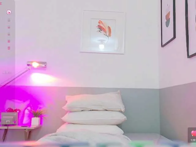 BrookeBratXO – webcam model profile photo Image 3