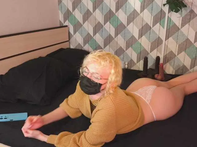 LizzieGreyX – webcam model profile photo Image 19