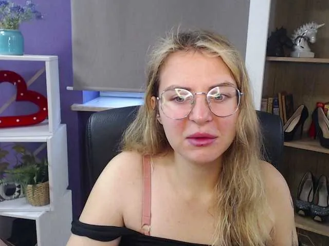 soft-zoey Image 2