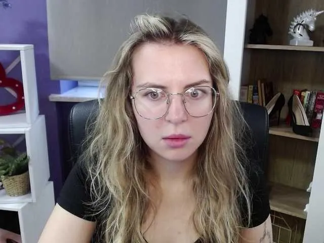 soft-zoey Image 6