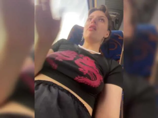 LanaBlondeBush – webcam model profile photo Image 8