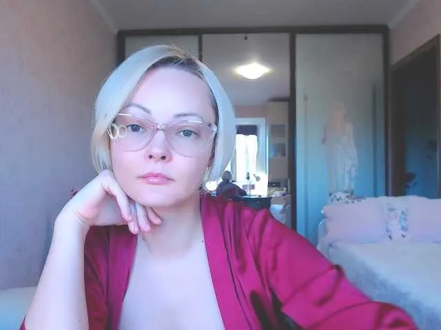 glossybabe_ – webcam model profile photo Image 10
