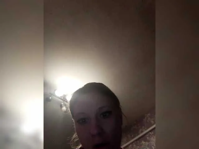 Plohishi2 – webcam model profile photo Image 2