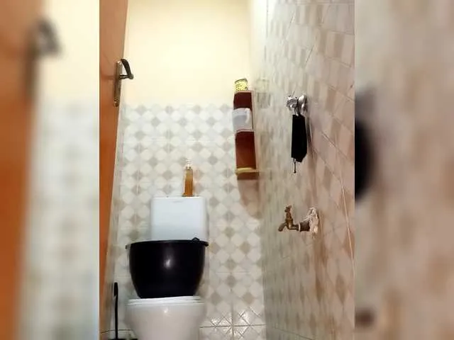 alana15 – webcam model profile photo Image 4