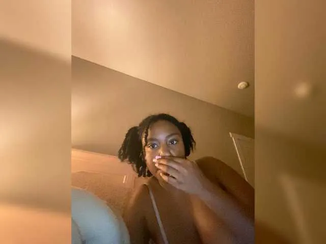 spoilprincesslivv – webcam model profile photo