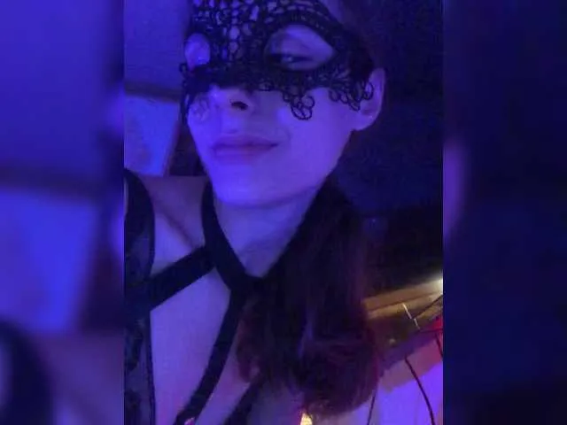 LanaBlondeBush – webcam model profile photo Image 11