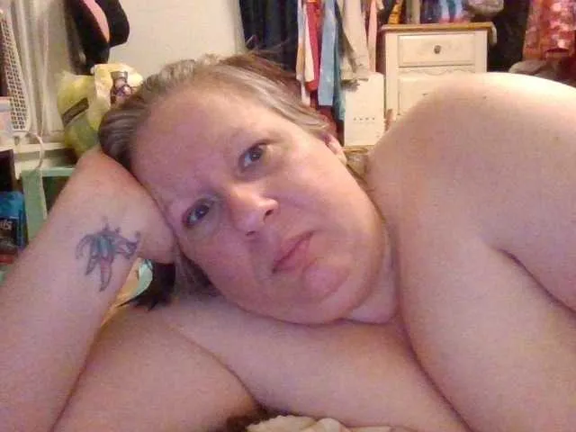 MissKristal – webcam model profile photo Image 14