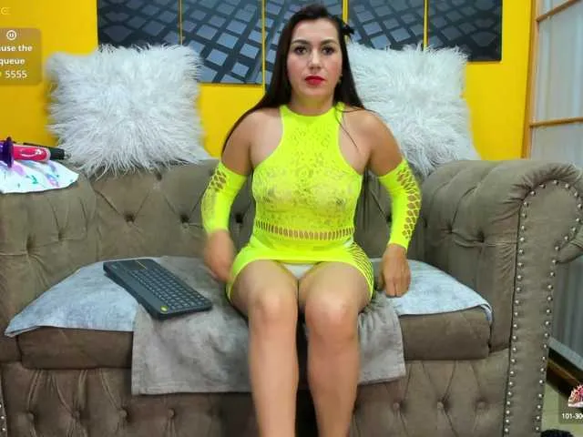 British_EmJess – webcam model profile photo Image 6
