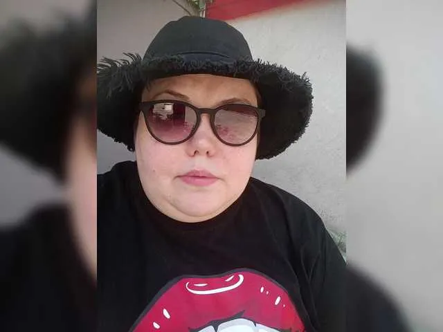 Girl-Fire – webcam model profile photo Image 6