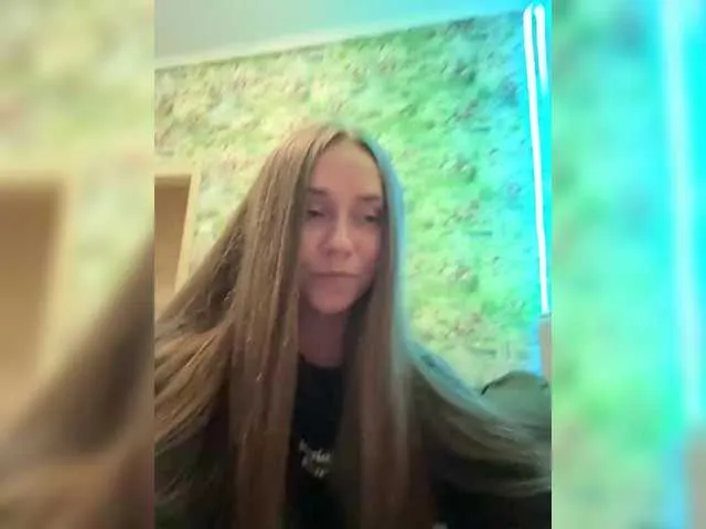 Tvoyasamka77 – webcam model profile photo Image 8