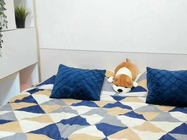 blondeangel_4u2 – webcam model profile photo Image 2