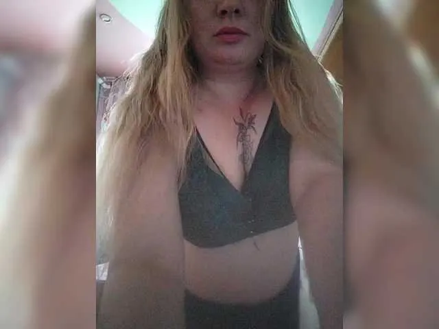 ConstansBlonde – webcam model profile photo Image 2