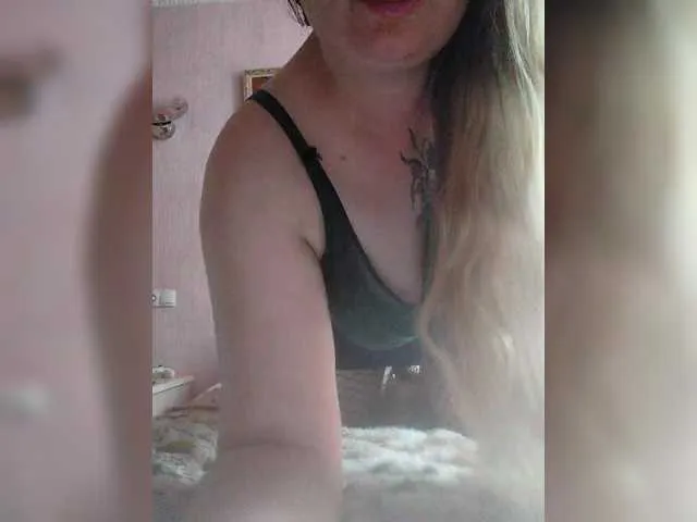 ConstansBlonde – webcam model profile photo Image 4